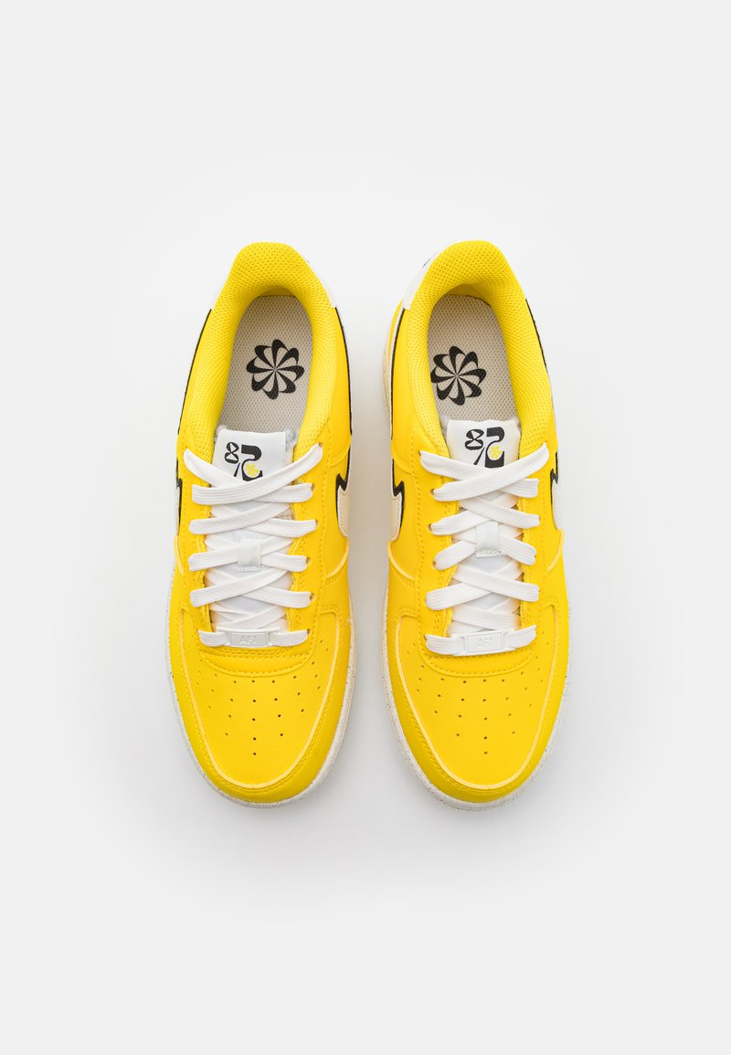 Nike - Air Force 1 Low - LV8 82 - Tour Yellow