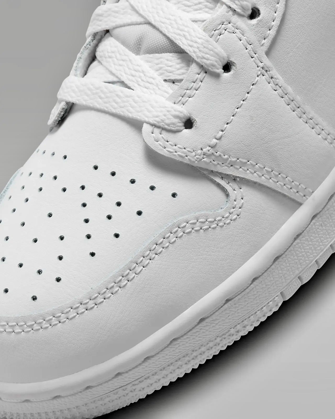 Nike - Air Jordan 1 - White