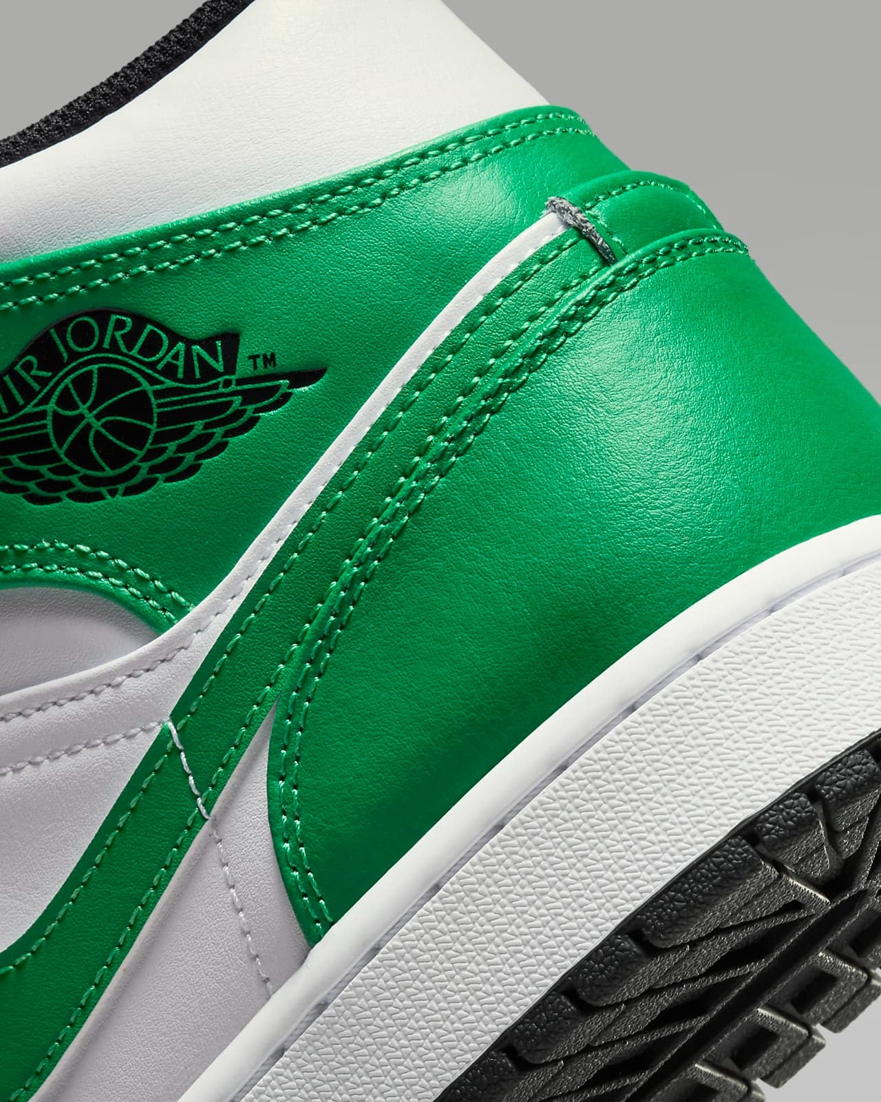 Nike - Air Jordan 1 MID - Lucky Green