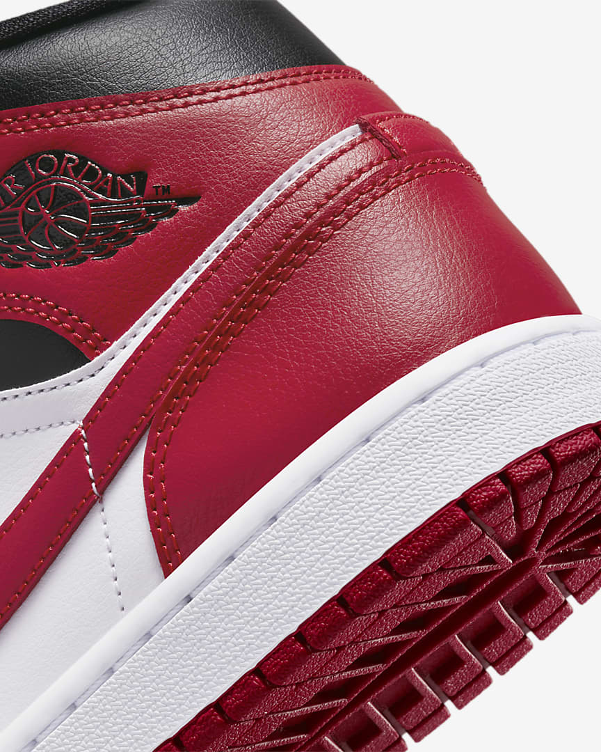 Nike - Air Jordan 1 Mid - BRED TOE