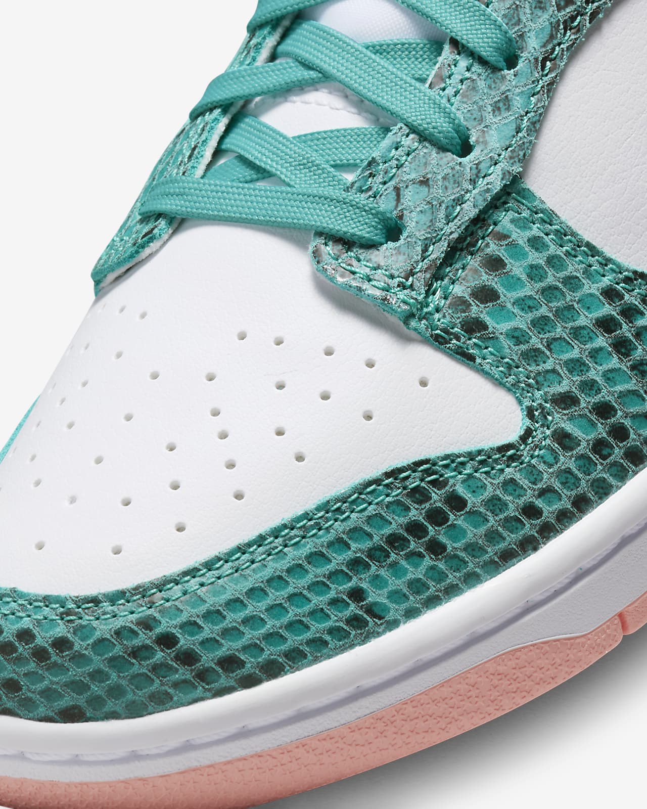 Nike - Dunk Low SE - SNAKESKIN