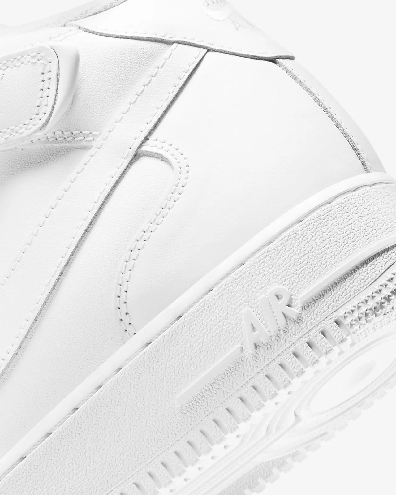 Nike - Air Force 1 Mid ‘07