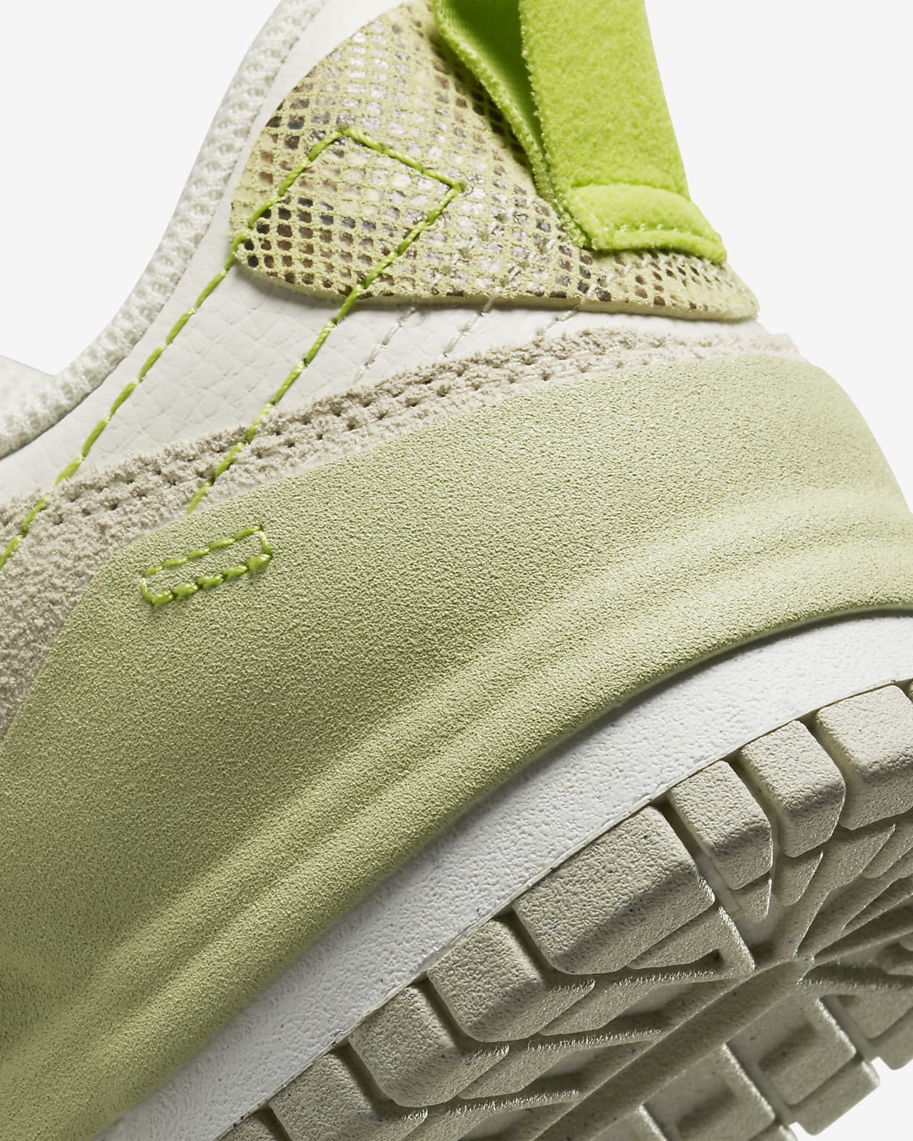 Nike - Dunk Low SE - DISRUPT 2