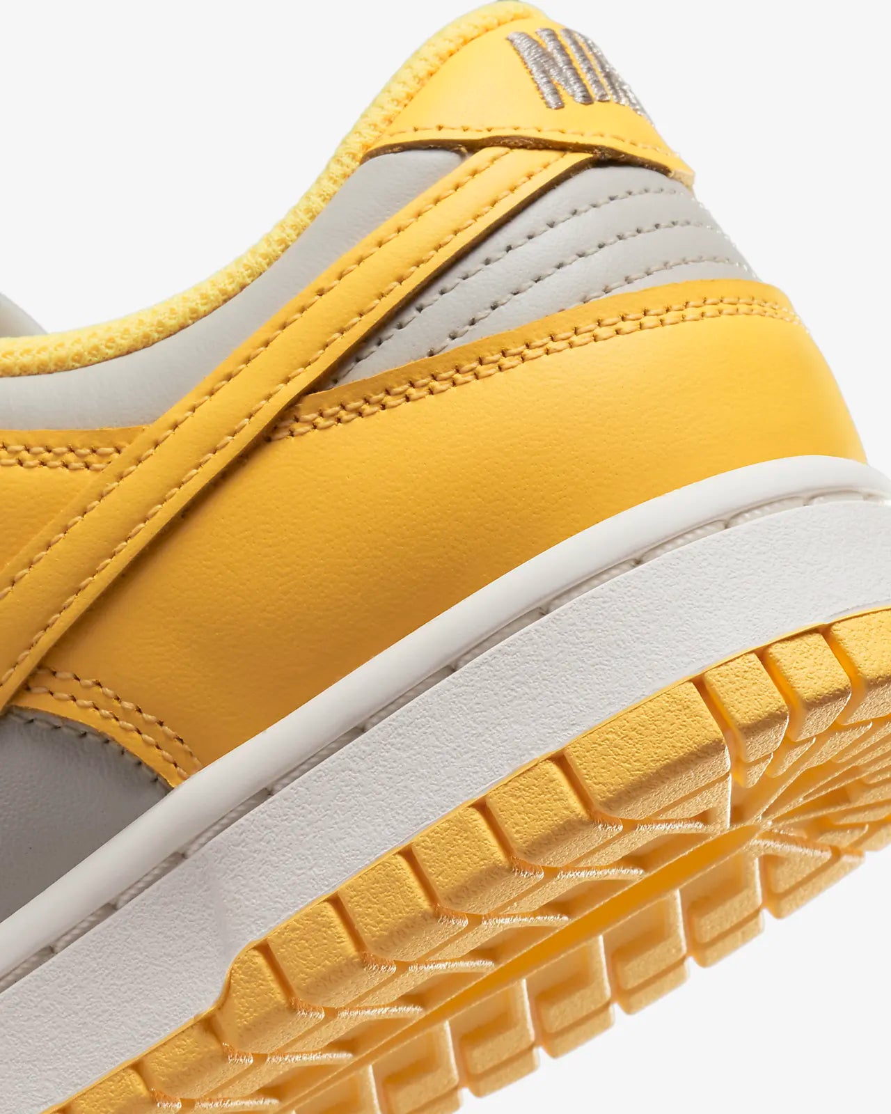 Nike - Dunk Low - Citron Pulse