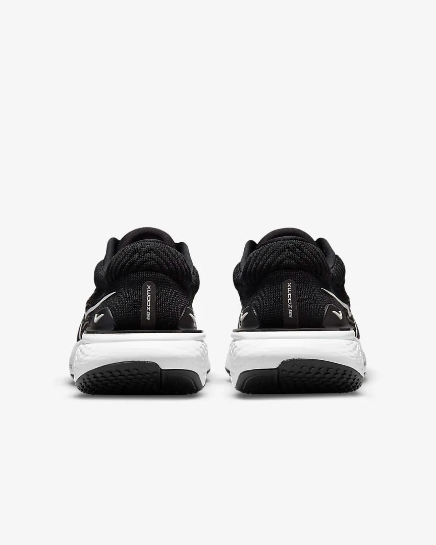 NIKE - ZoomX - Invincible Run 2 -