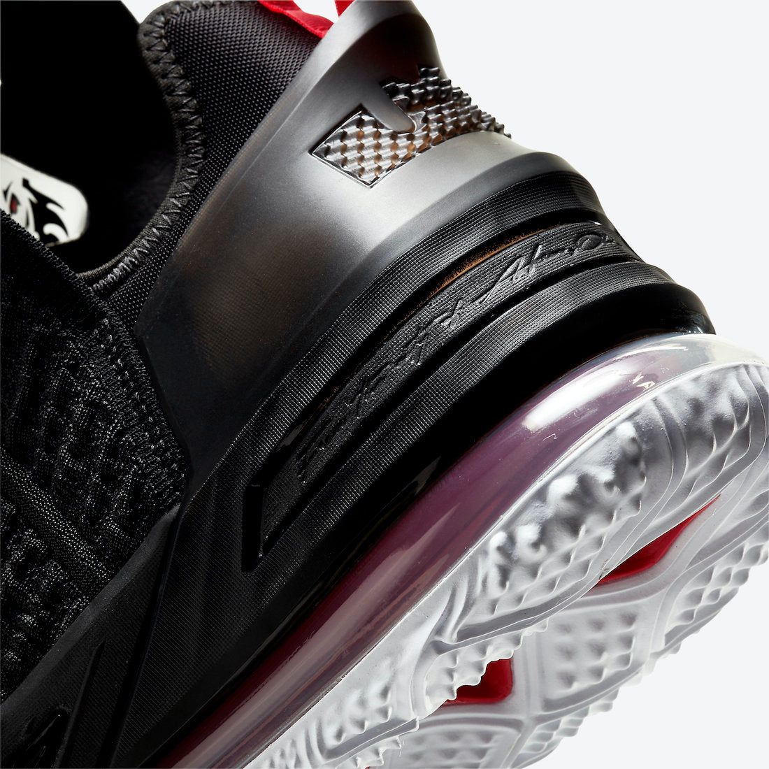 Nike - LeBron 18`- BRED