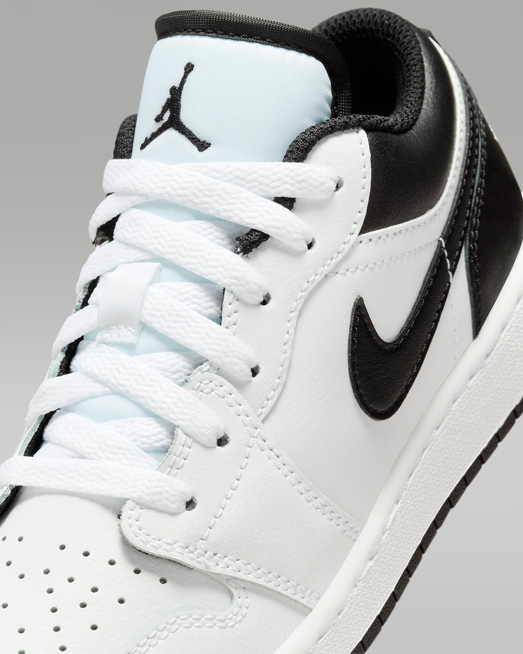 AIR_JORDAN_1_LOW_GS_white_black_white_laces