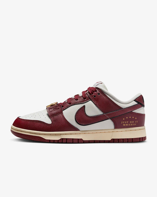 Nike - Dunk Low SE - Team Red